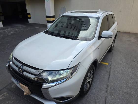 MITSUBISHI OUTLANDER 3.0 GT 4X4 V6 24V GASOLINA 4P AUTOMÁTICO